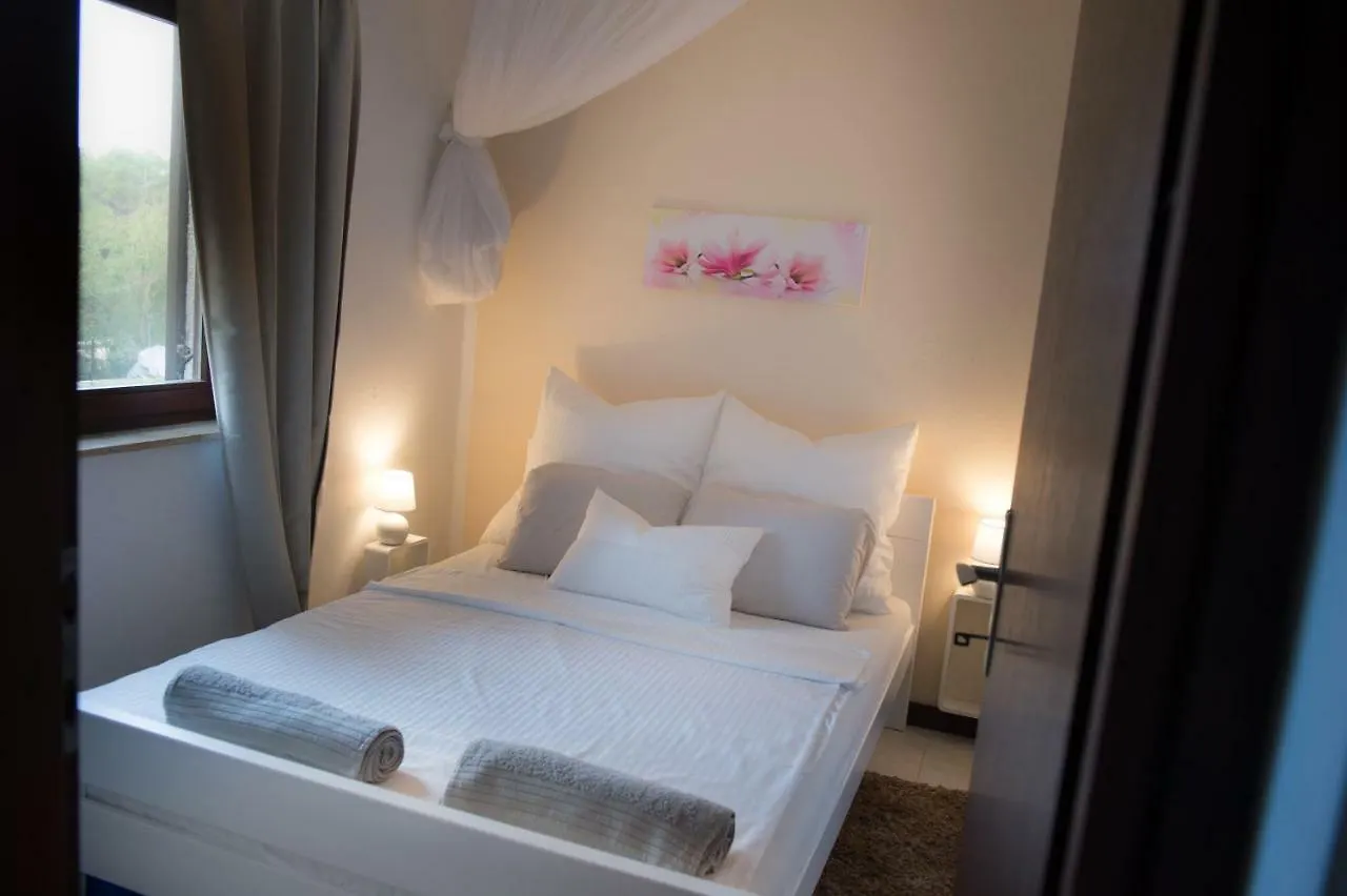 Apartmen Relax 200 M T Beach Rovinj