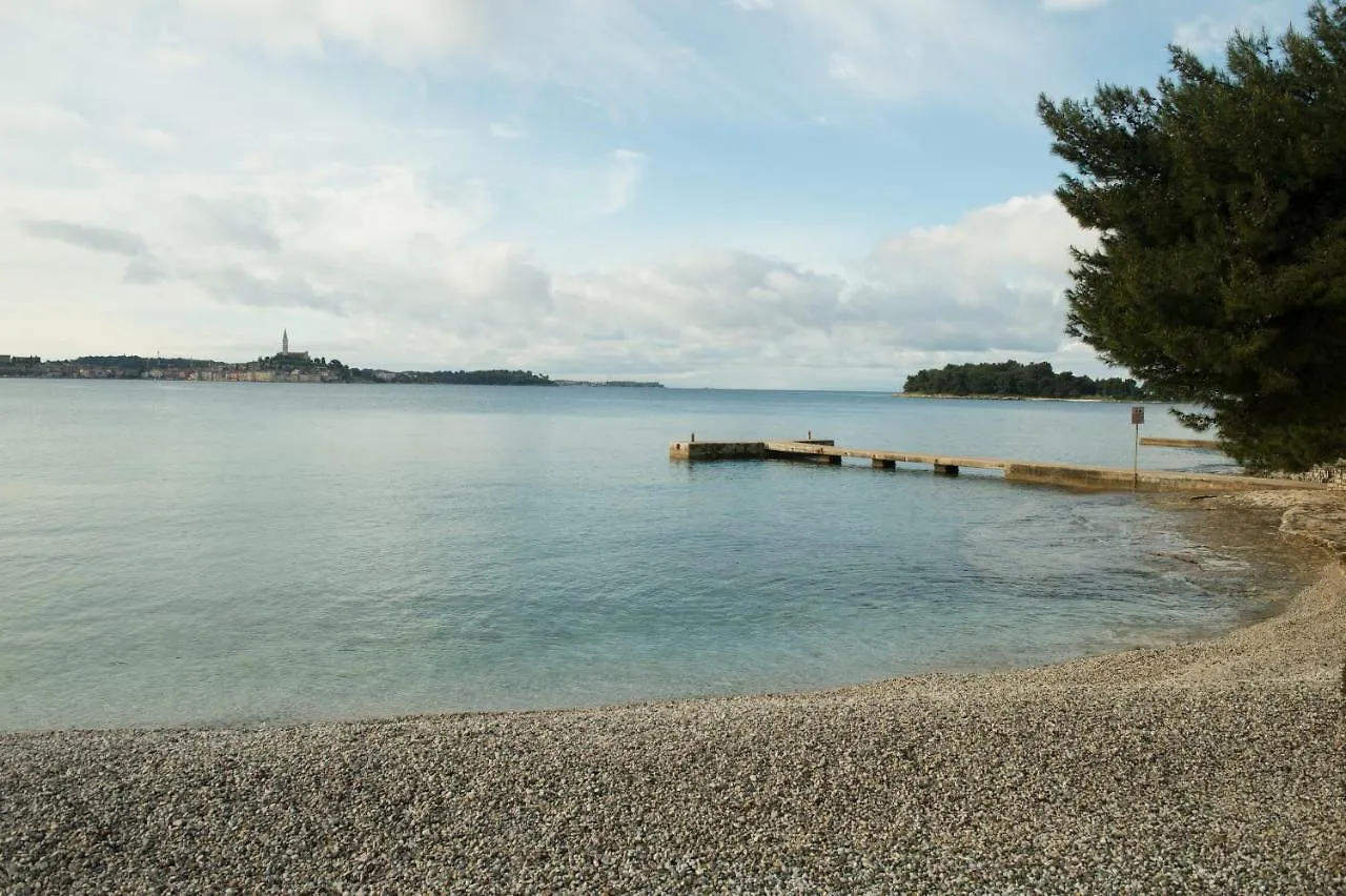 Apartmen Relax 200 M T Beach Rovinj 0*,
